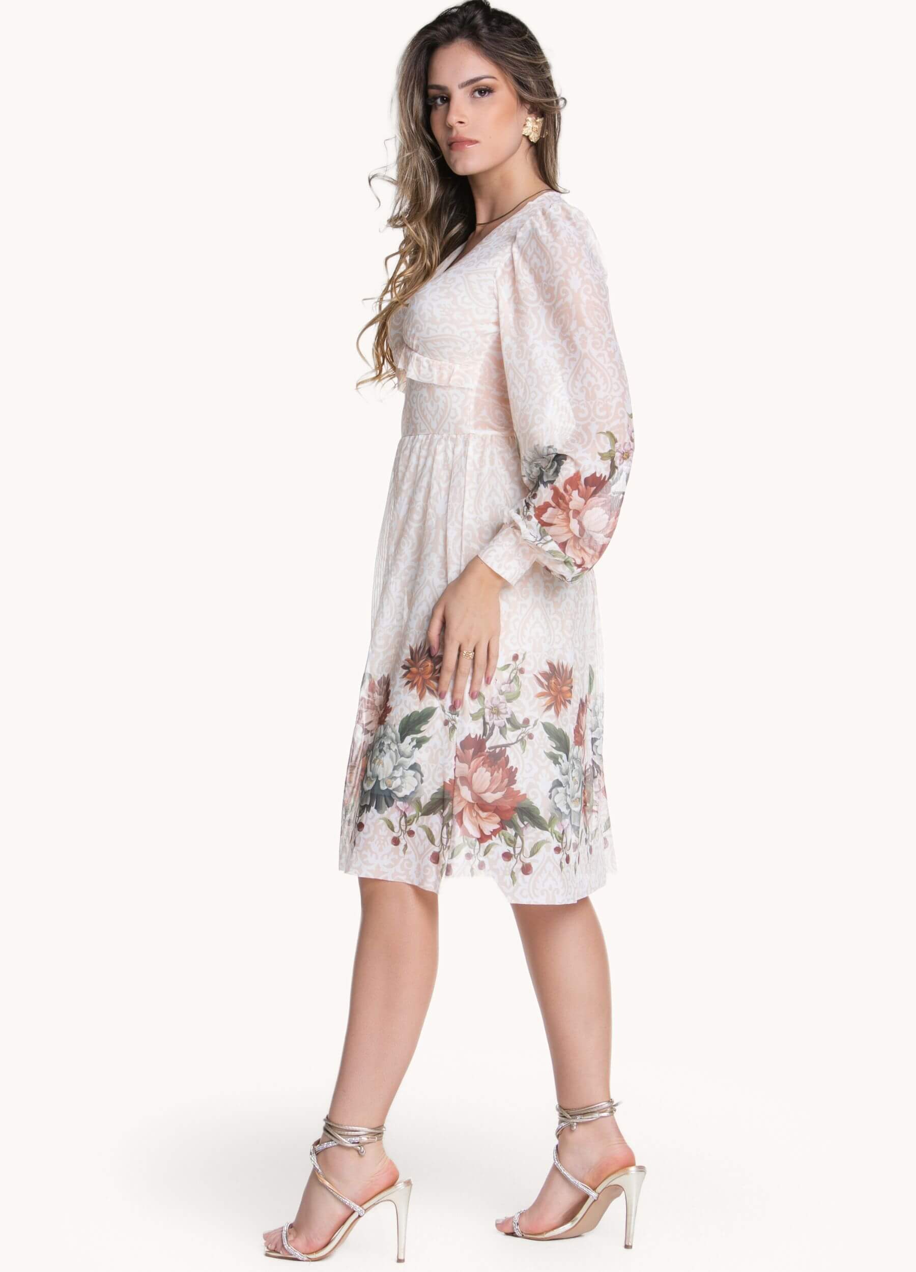 VESTIDO CURTO DE TULE COM BARRADO