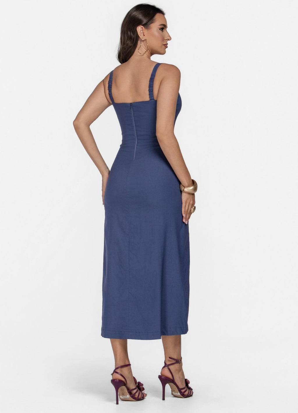 VESTIDO MIDI COM RECORTES E FENDA