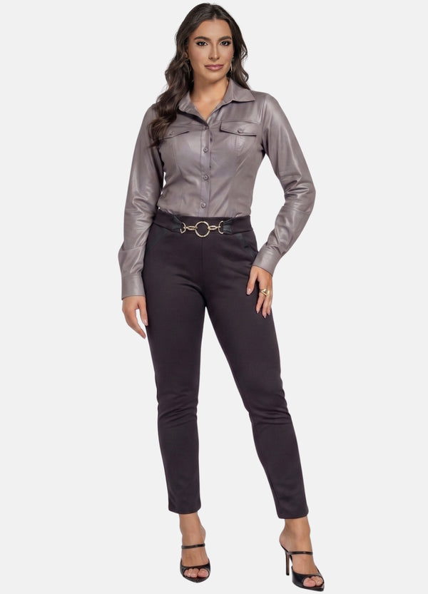 CALÇA COM DETALHE CIRRE E FIVELA