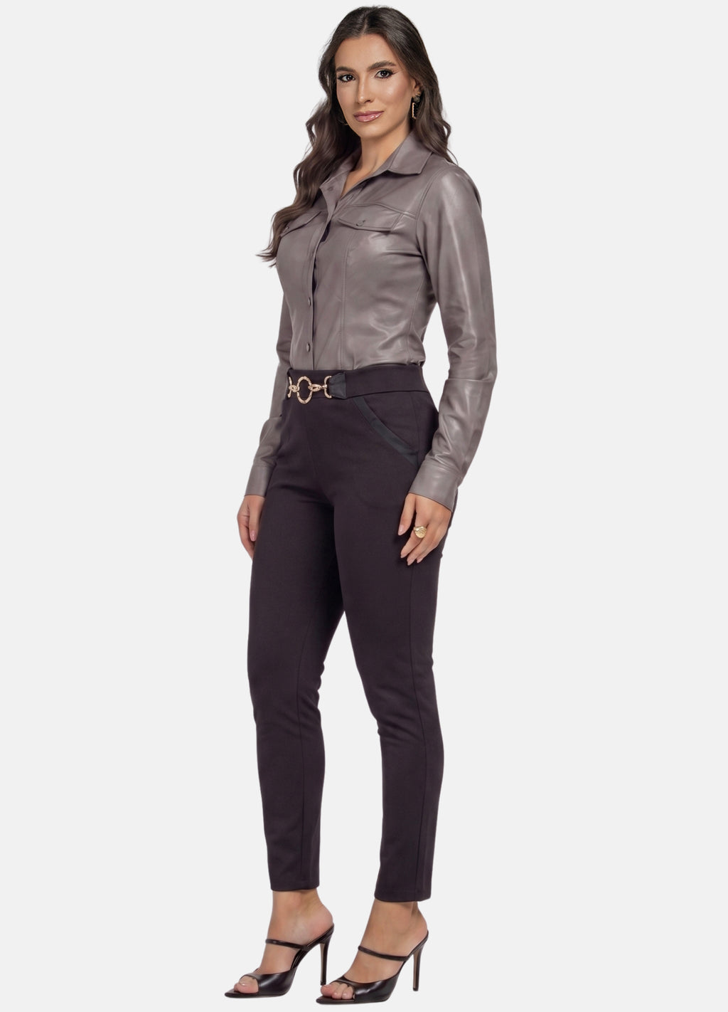 CALÇA COM DETALHE CIRRE E FIVELA