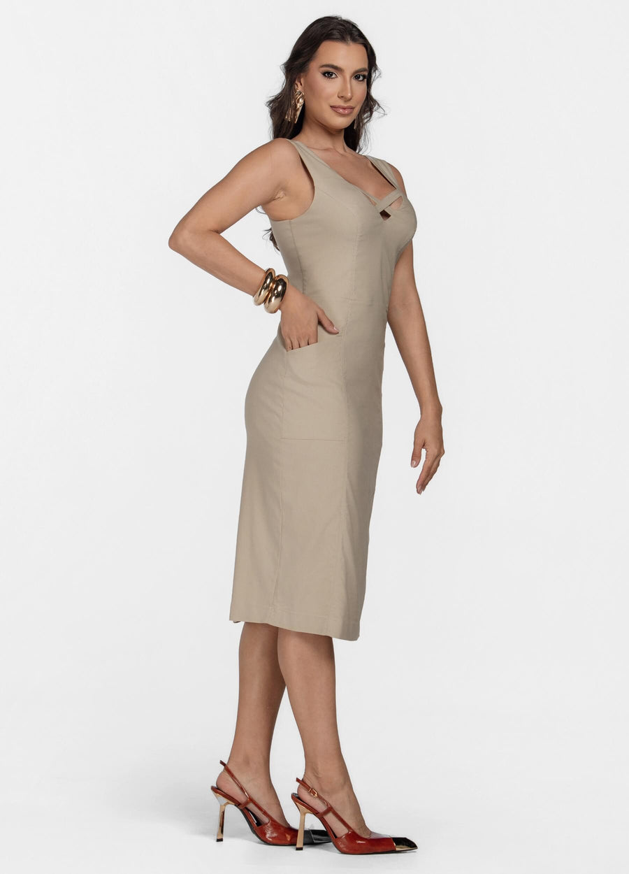 VESTIDO MIDI COM DETALHE EM X E BOLSO 06/06 OFERTA