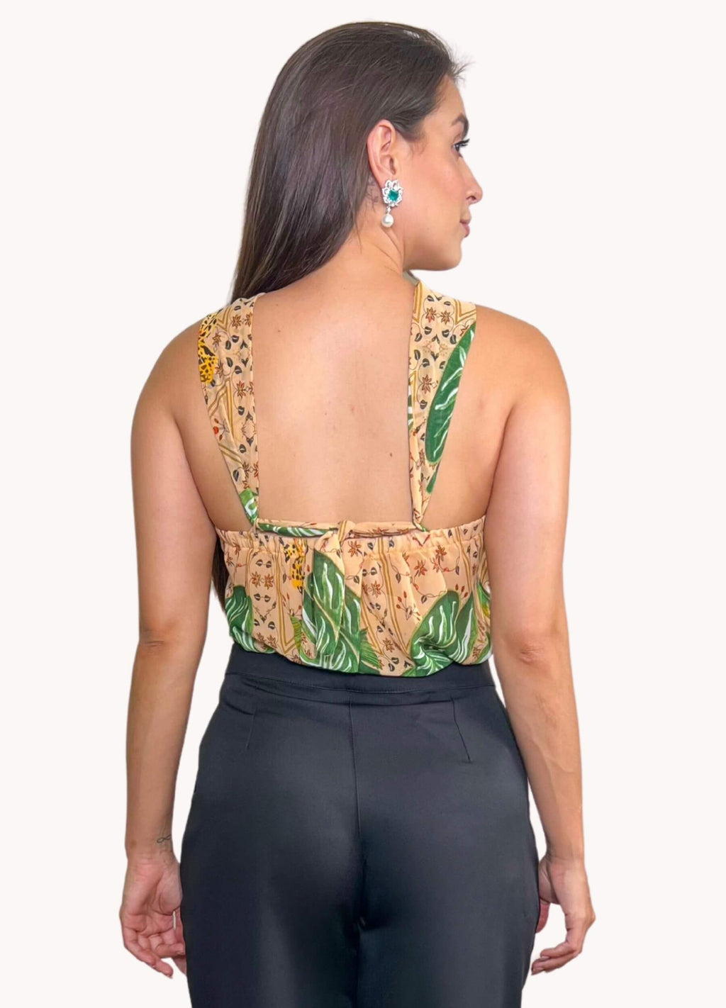 BLUSA FEMININA COM AMARRAÇÃO NAS COSTAS