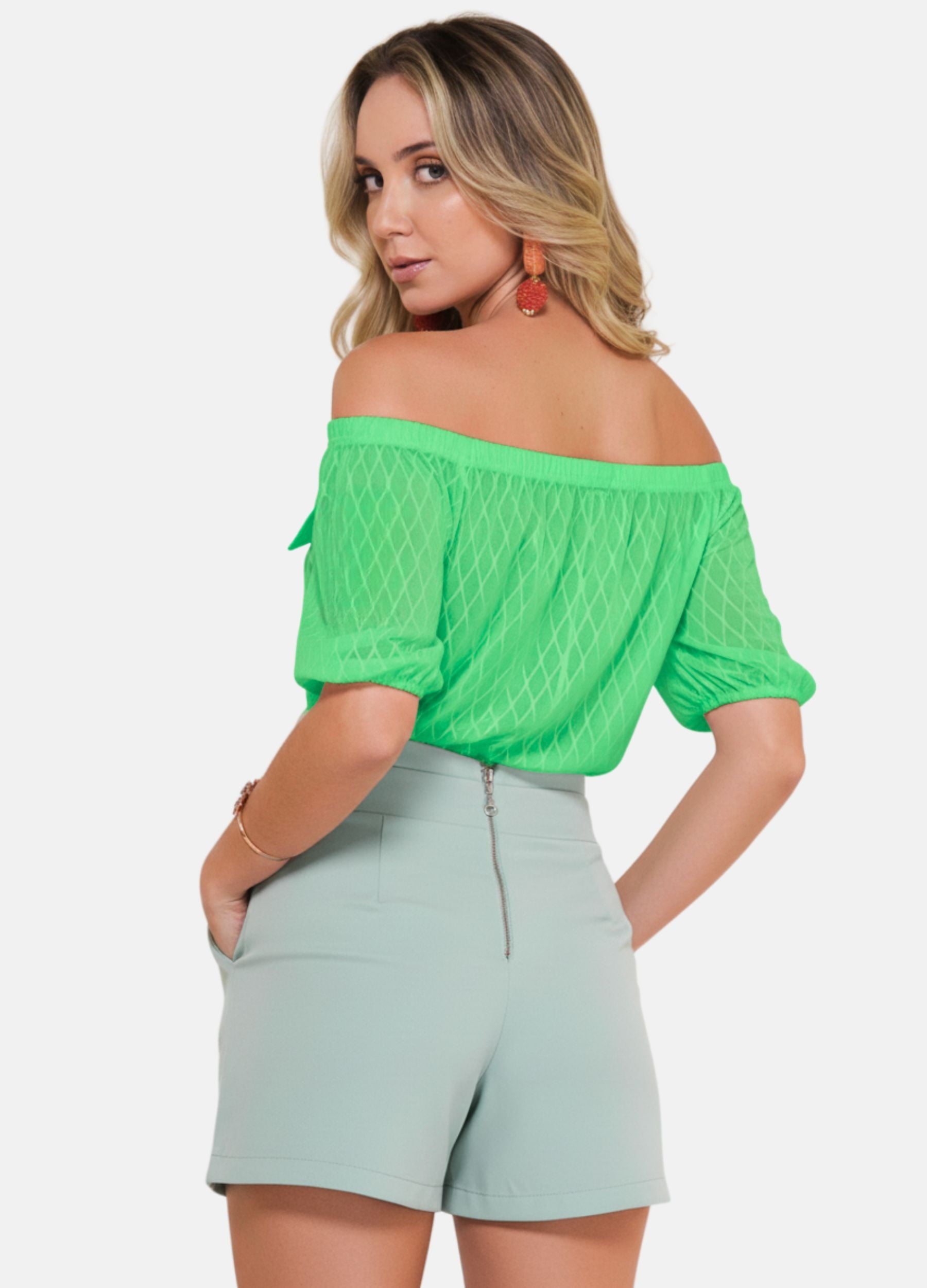 BLUSA OMBRO A OMBRO C/ BOLSOS