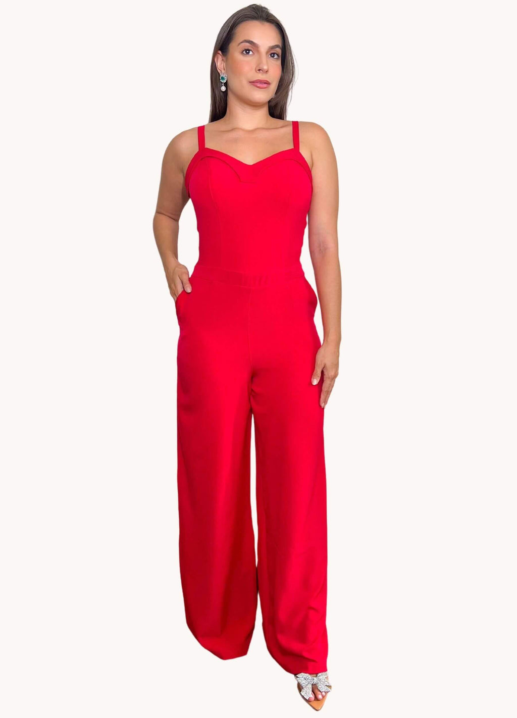 MACACÃO FEMININO COM PALA NO DECOTE