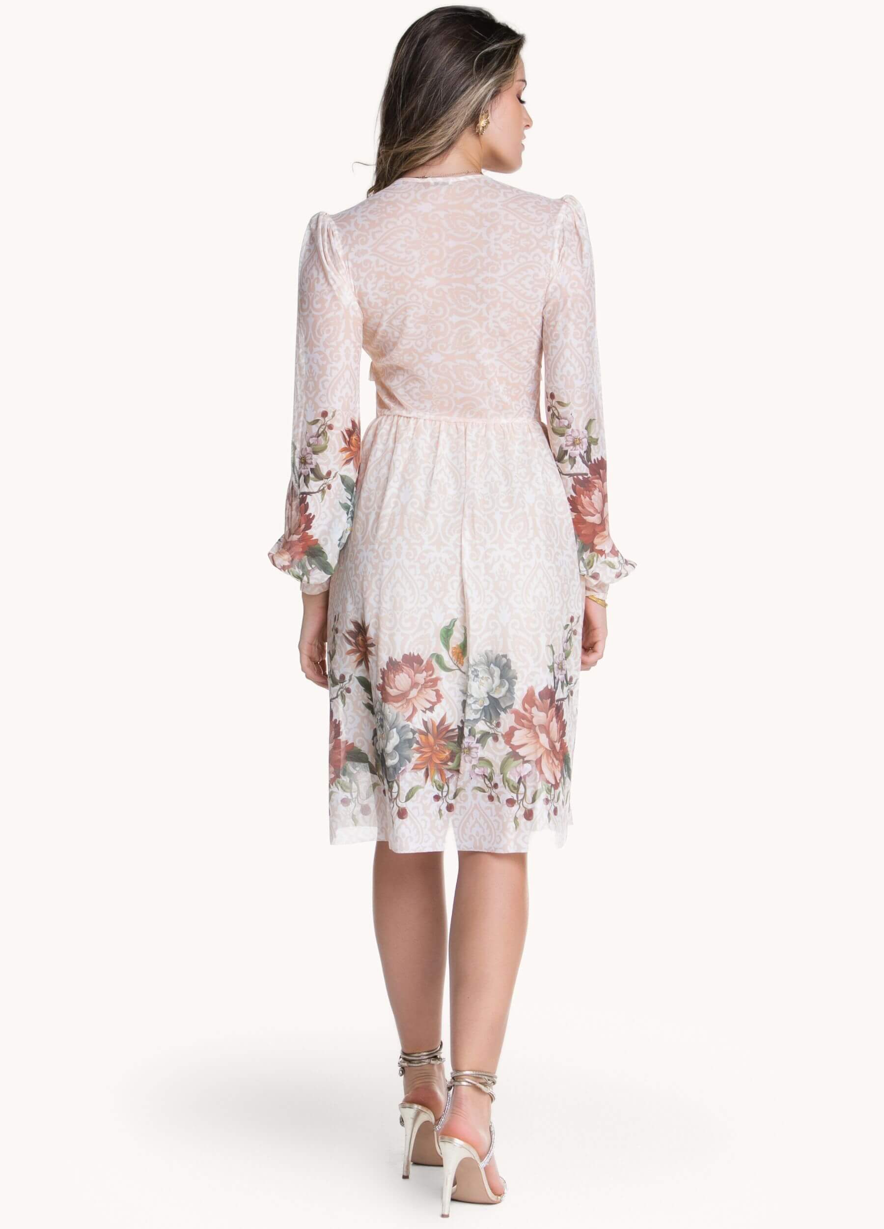 VESTIDO CURTO DE TULE COM BARRADO