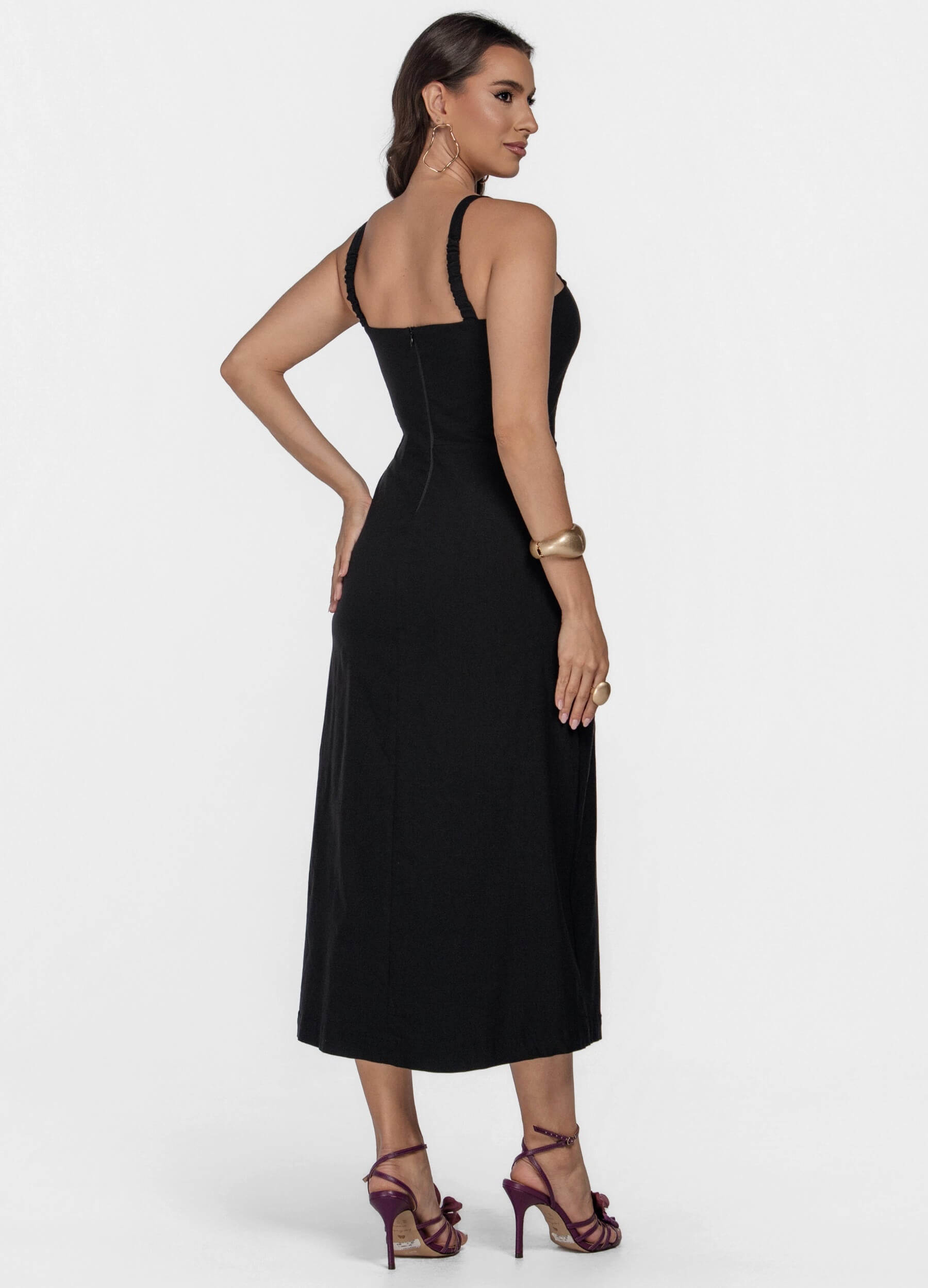 VESTIDO MIDI COM RECORTES E FENDA