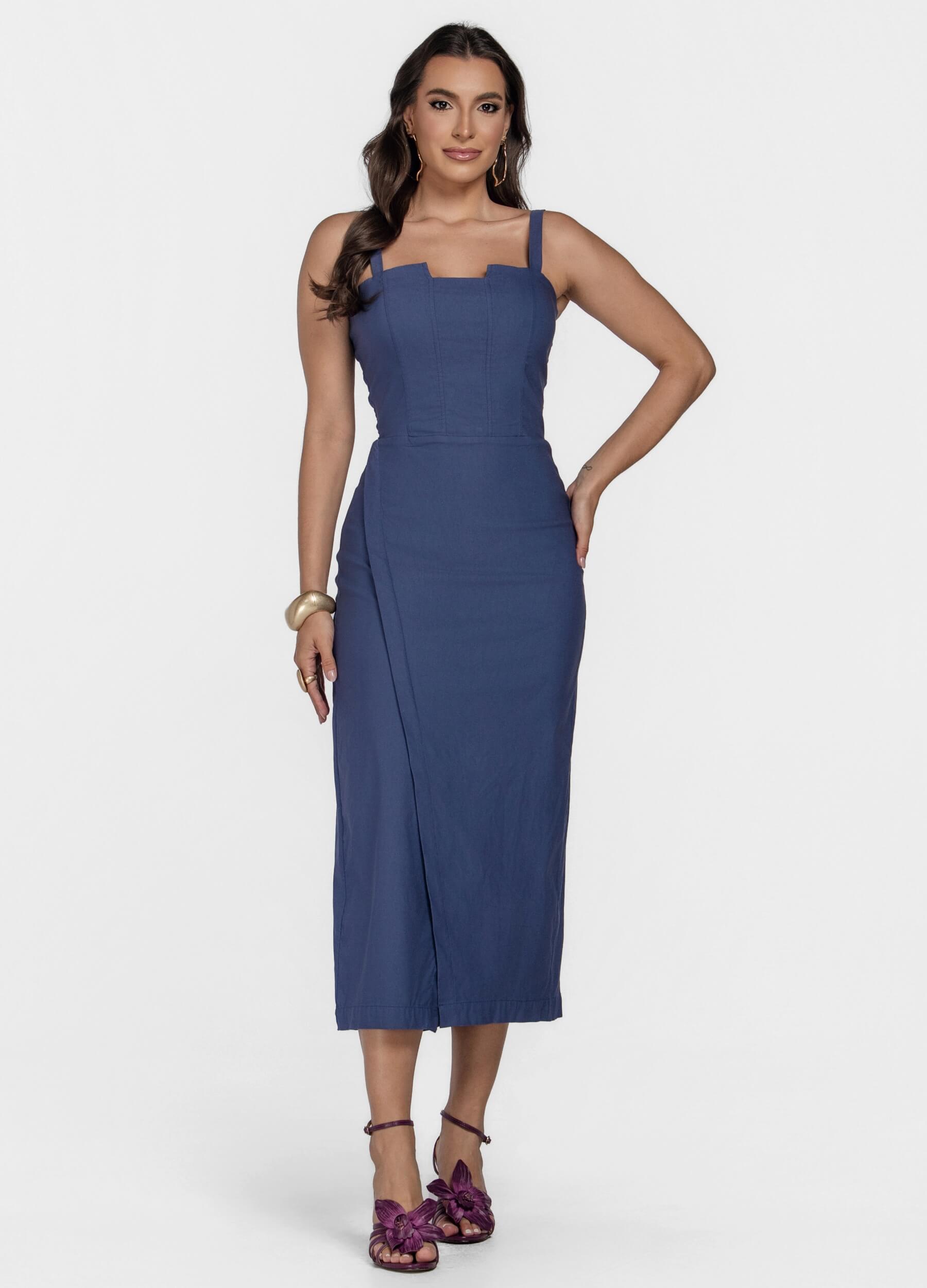 VESTIDO MIDI COM RECORTES E FENDA