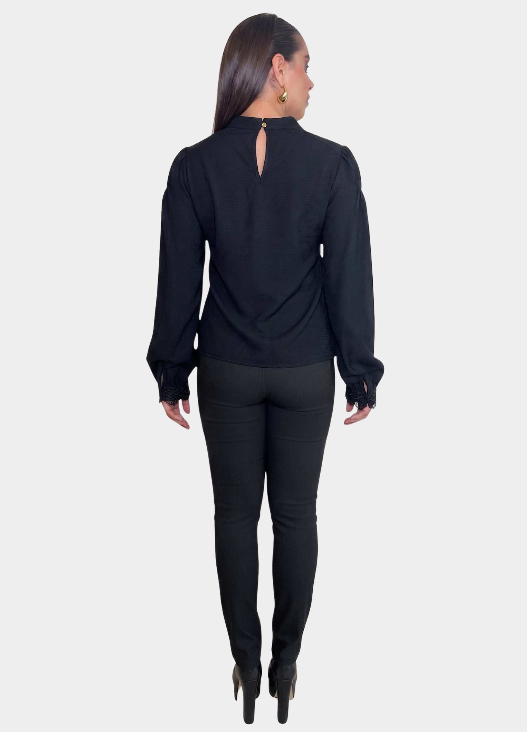 BLUSA FEMININA COM RENDA P E B