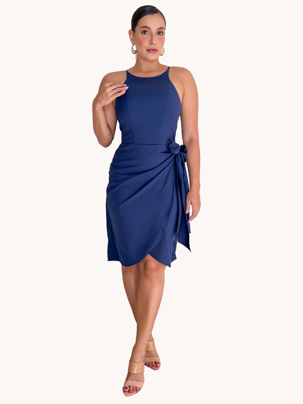 VESTIDO CURTO COM AMARRAÇAO LATERAL