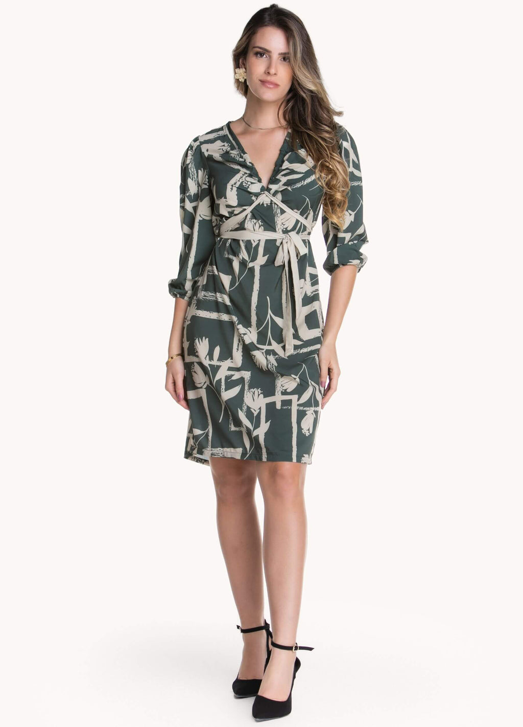 VESTIDO CURTO COM DECOTE FRANZIDO COM FAIXA