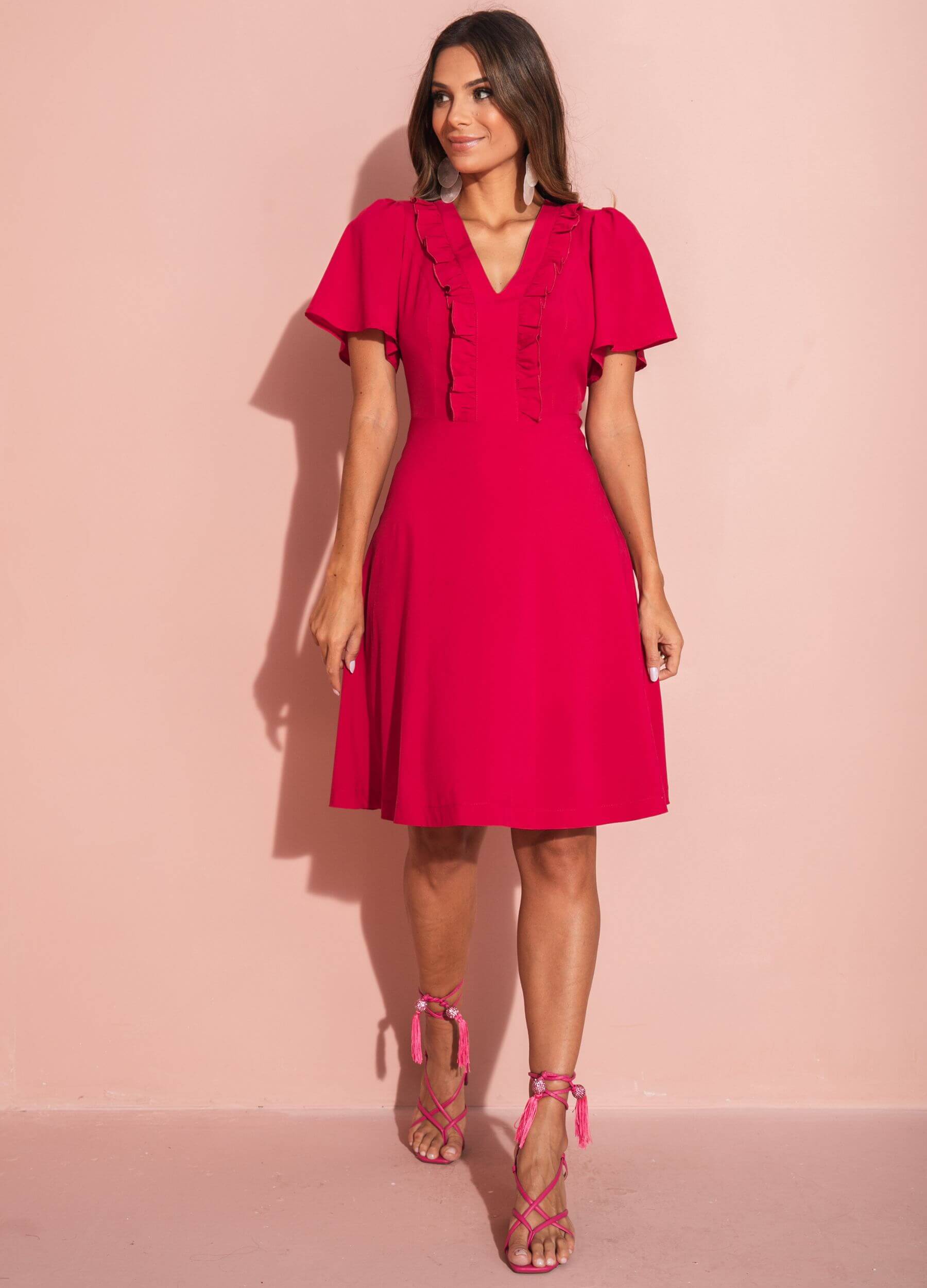 VESTIDO CURTO LISO COM MANGA JABOUR