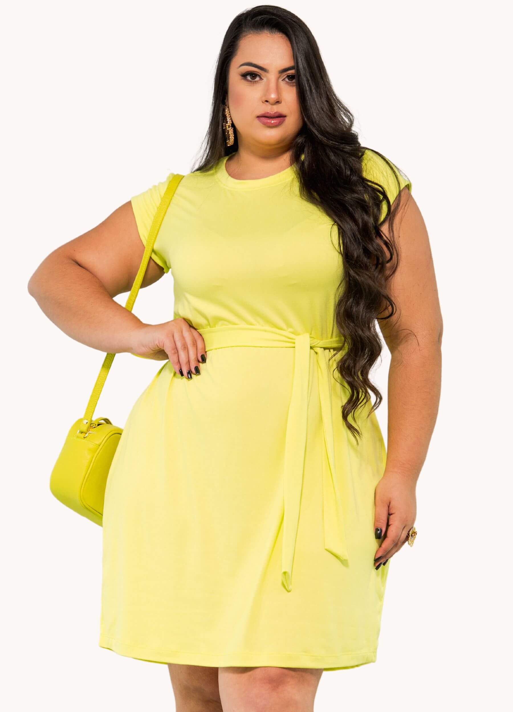 VESTIDO DE SUEDE COM FAIXA PLUS SIZE
